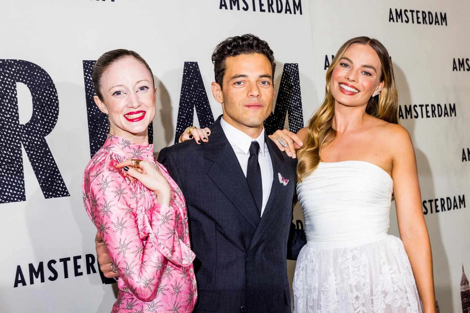 打飞机与国际影星合作拍摄现场