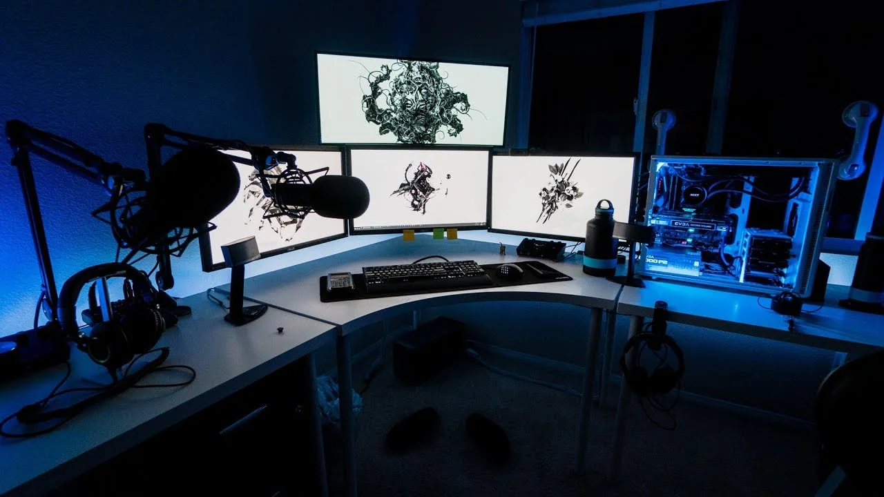 打飞机专业视频剪辑工作室实景